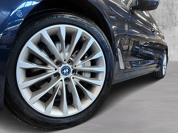 BMW 530e 10 of 30