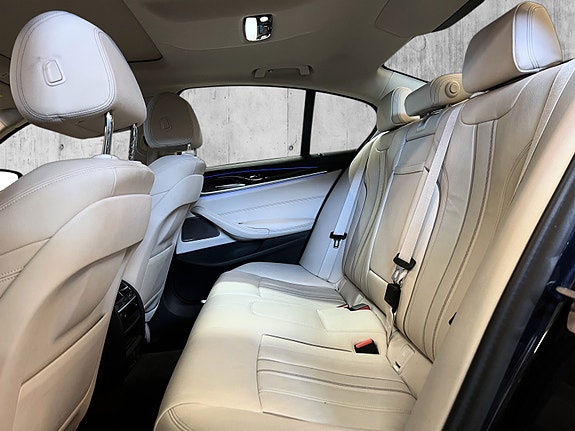 BMW 530e 30 of 30