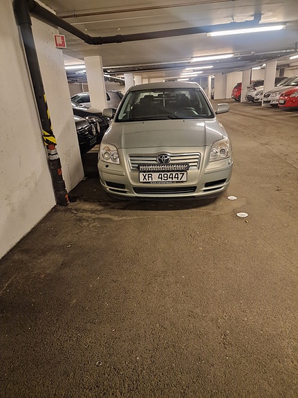 Toyota Avensis 3 of 6