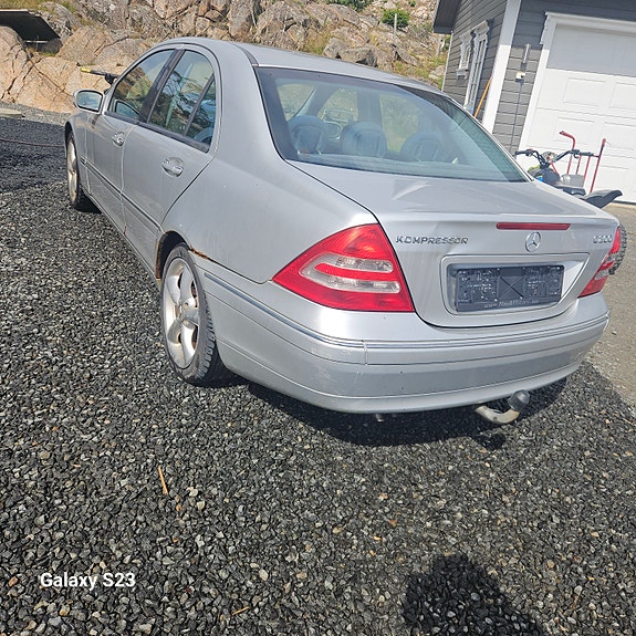 Mercedes-Benz C200 k 4 of 5