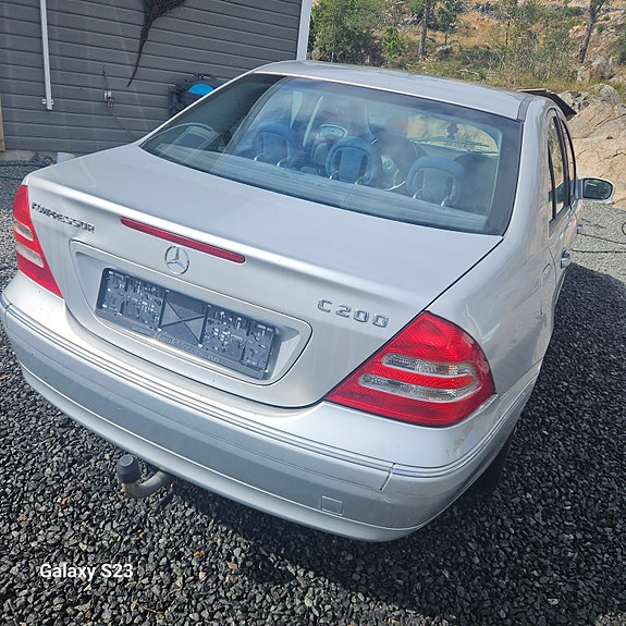 Mercedes-Benz C200 k 3 of 5