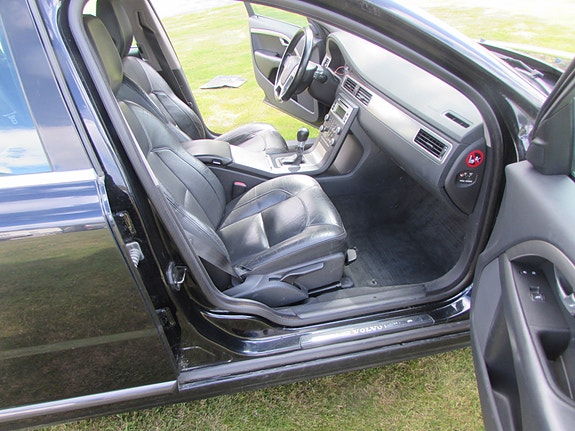 Volvo V70 10 of 11