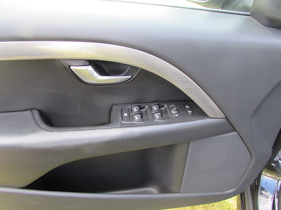 Volvo V70 8 of 11