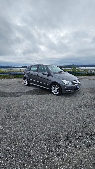 Mercedes-Benz B180 d 27 of 28