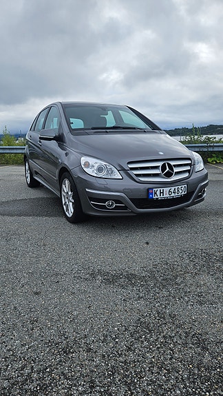Mercedes-Benz B180 d 25 of 28