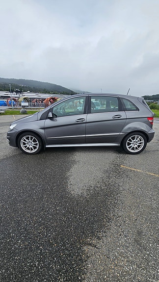 Mercedes-Benz B180 d 9 of 28