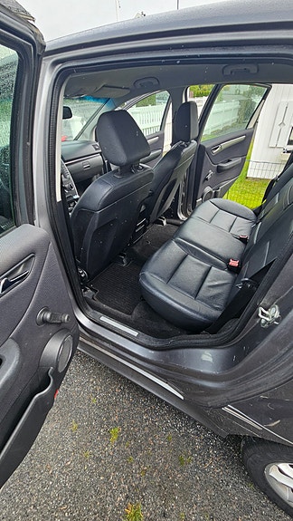 Mercedes-Benz B180 d 14 of 28
