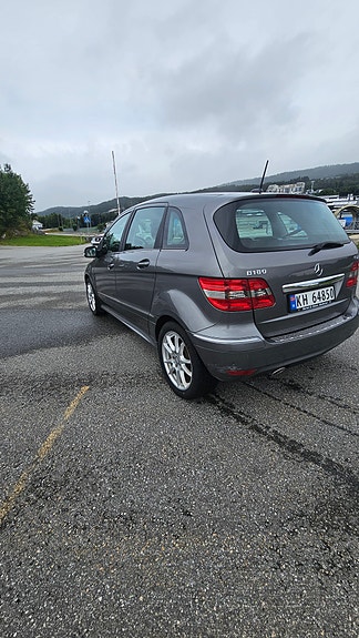Mercedes-Benz B180 d 8 of 28
