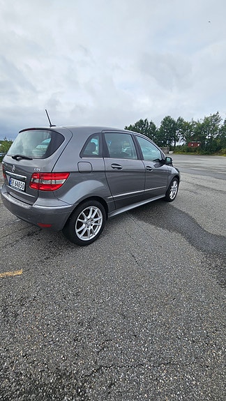 Mercedes-Benz B180 d 6 of 28