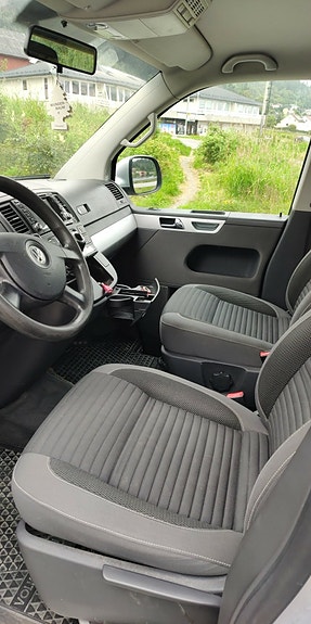 Volkswagen Multivan 6 of 10