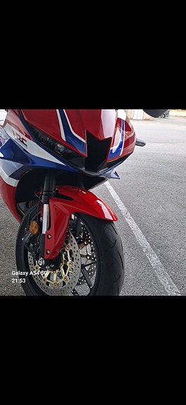 Honda CBR 600 RR 3 of 6