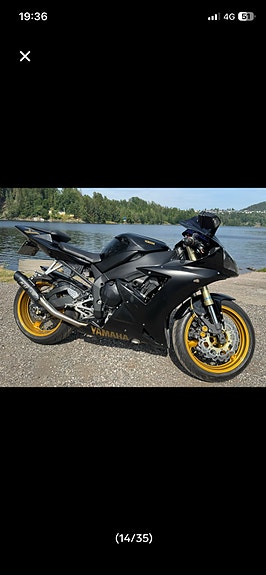 Yamaha YZF-R1 4 of 5