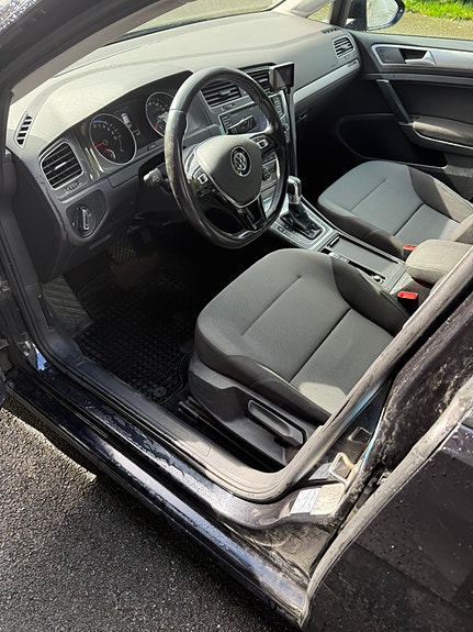 Volkswagen e-Golf VII 14 of 30