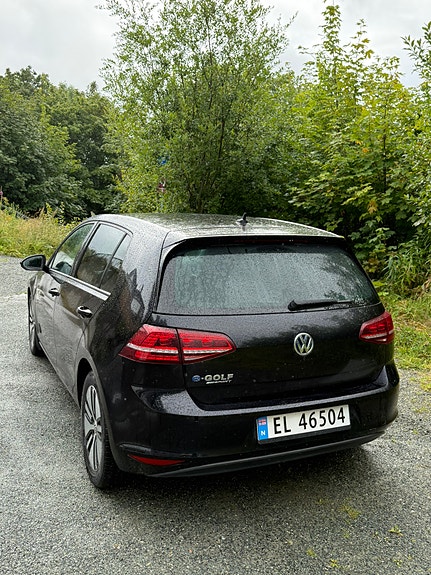 Volkswagen e-Golf VII 4 of 30