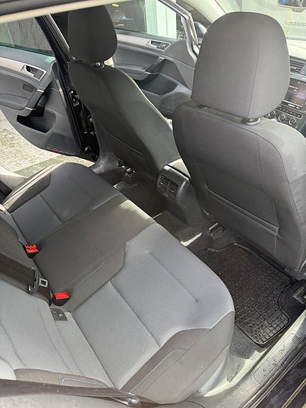 Volkswagen e-Golf VII 24 of 30