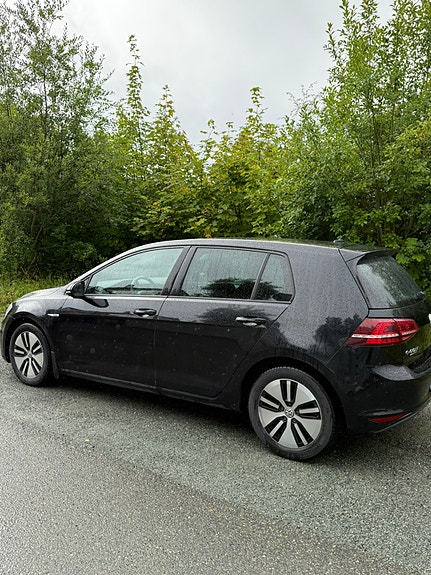 Volkswagen e-Golf VII 3 of 30
