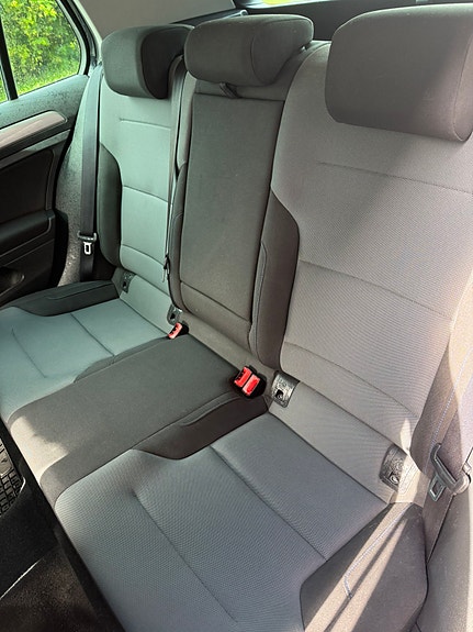 Volkswagen e-Golf VII 16 of 30