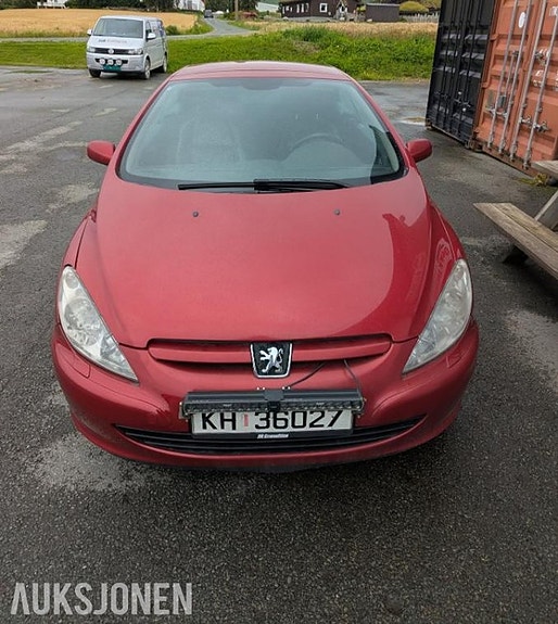 Peugeot 307 CC 2 of 11