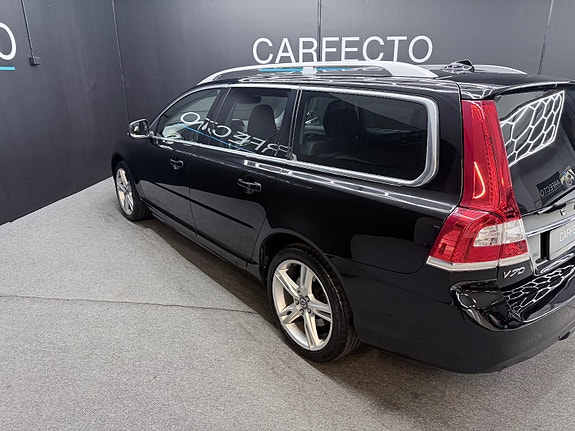 Volvo V70 10 of 30