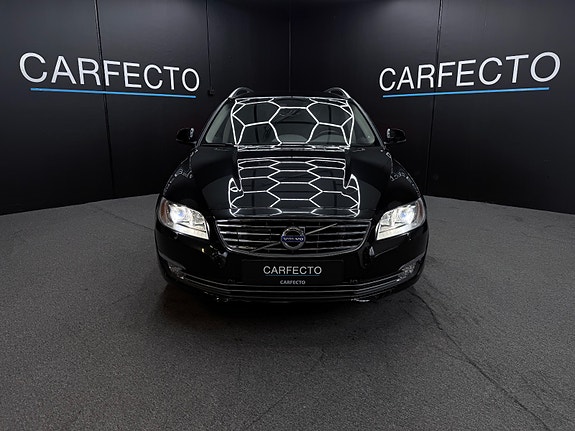 Volvo V70 6 of 30