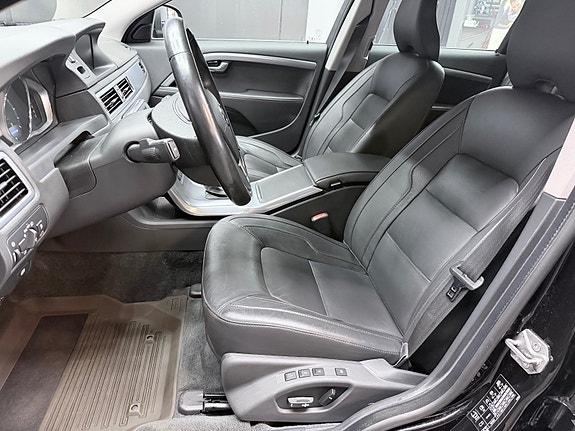 Volvo V70 21 of 30
