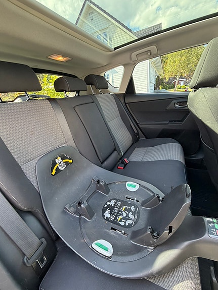 Toyota Auris 15 of 25
