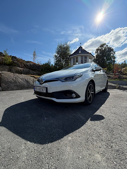 Toyota Auris 25 of 25
