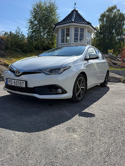 Toyota Auris 6 of 25