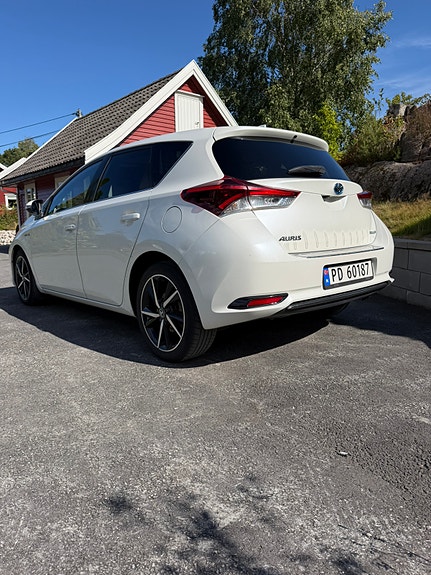Toyota Auris 4 of 25