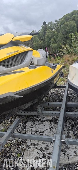 Dobbel vannscooter henger med Seadoo GTX 155 is, RXT 255 IS 4 of 21