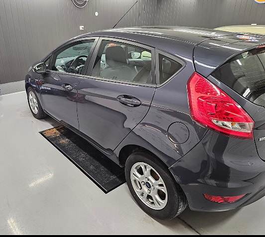 Ford Fiesta 4 of 15