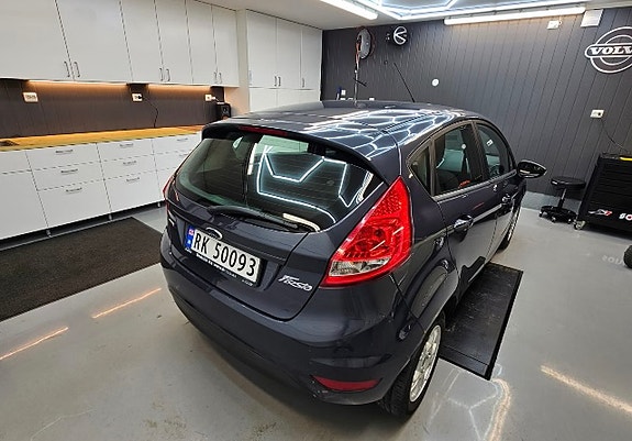 Ford Fiesta 2 of 15
