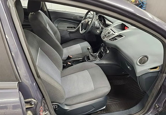 Ford Fiesta 8 of 15