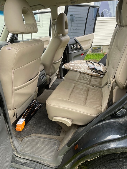 Mitsubishi Pajero 4 of 13
