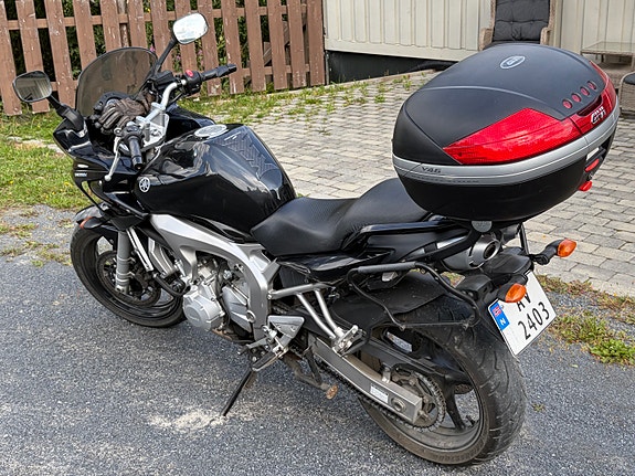 Yamaha FZ6-S Fazer 3 of 5