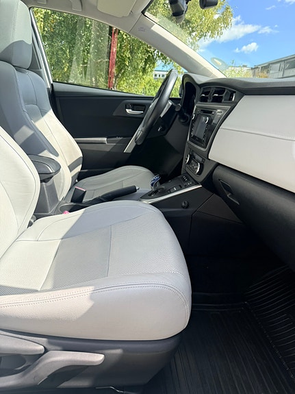 Toyota Auris 10 of 20