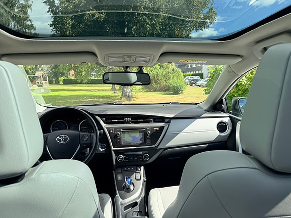 Toyota Auris 7 of 20