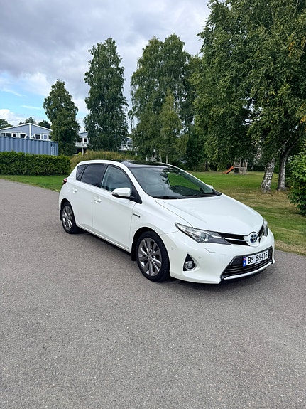 Toyota Auris 2 of 20