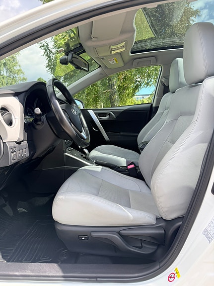 Toyota Auris 6 of 20