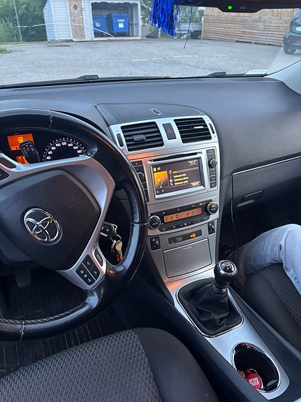 Toyota Avensis 6 of 9