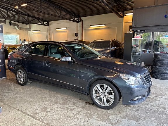 Mercedes-Benz E220 d 2 of 23