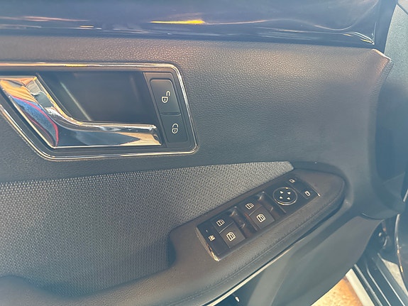 Mercedes-Benz E220 d 17 of 23