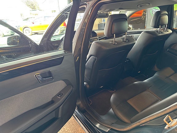 Mercedes-Benz E220 d 10 of 23