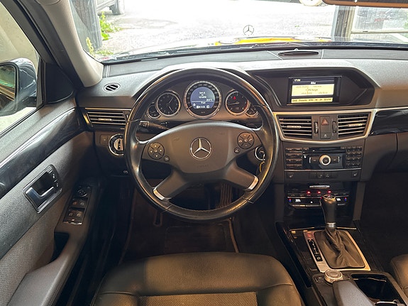 Mercedes-Benz E220 d 13 of 23