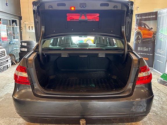 Mercedes-Benz E220 d 8 of 23
