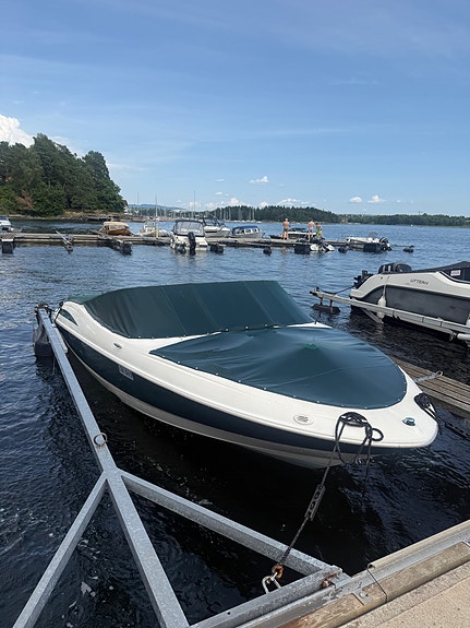 Maxum 2100 SR2 2 of 12