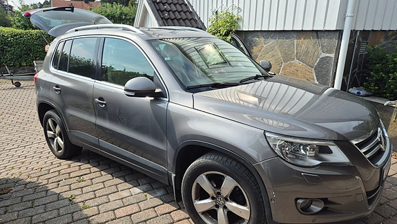 Volkswagen Tiguan 2 of 14