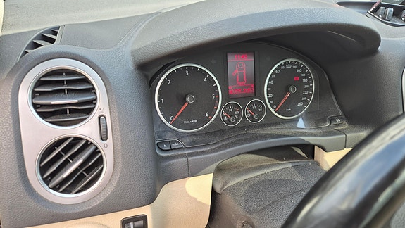 Volkswagen Tiguan 10 of 14