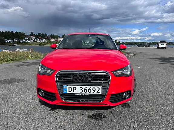 Audi A1 2 of 17