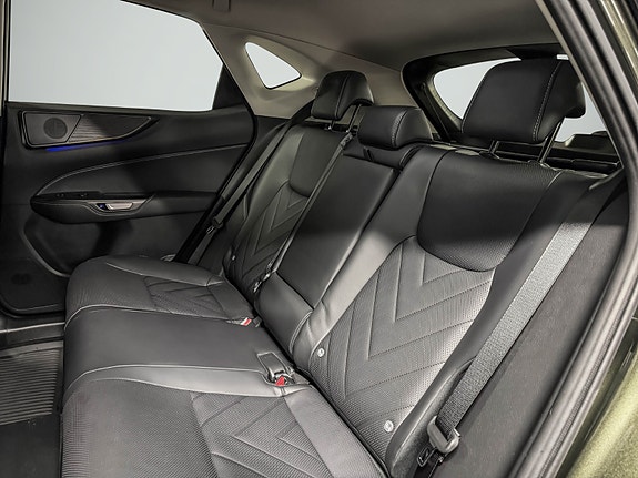 Lexus NX450h 28 of 30